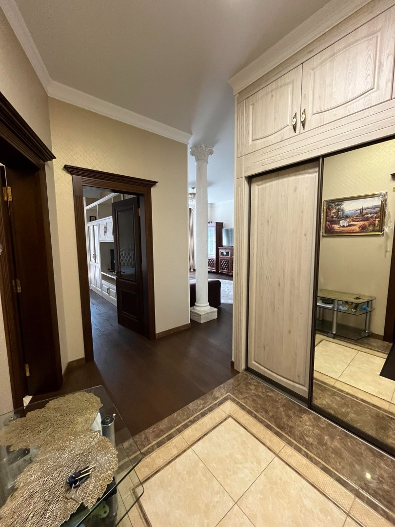 продажа трехкомнатной квартиры номер A-173224 в Приморском районе, фото номер 16